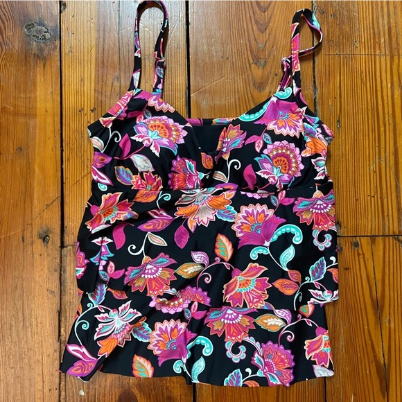 Sweet Escape Full Coverage Swim Top Ladies Size 12 Black with Pink Floral Beach - Picture 10 of 11
